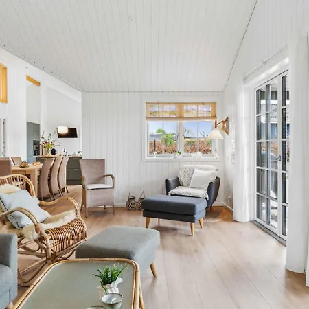 Exclusive From 2024 Near The * אסנס